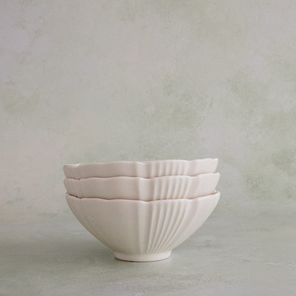 White Sparrow Side Bowl by Marumitsu Poterie Japan