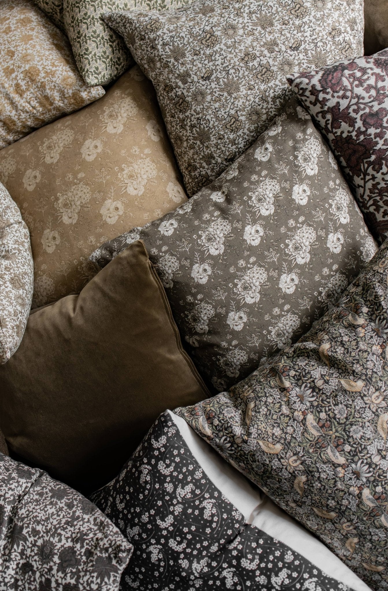 Caramel Floral Cotton Linen Pillow Cover - Faire Living