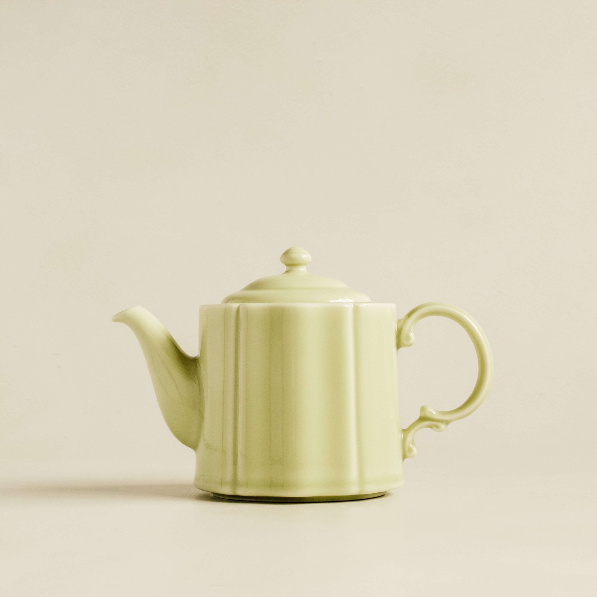 Green Japanese Porcelain Teapot - Faire Living