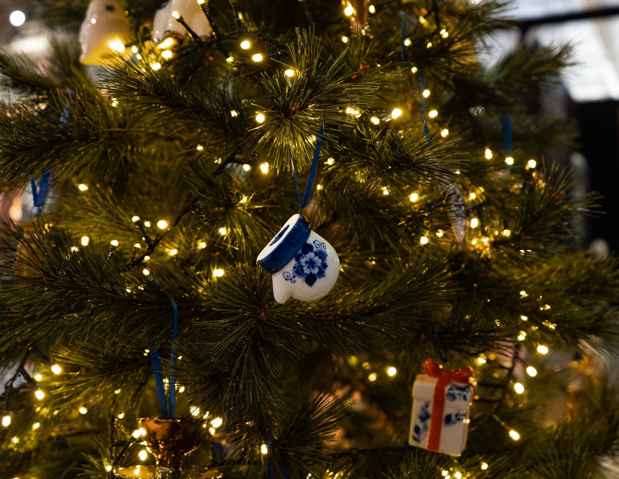 Delft Mitten Ornament - Faire Living