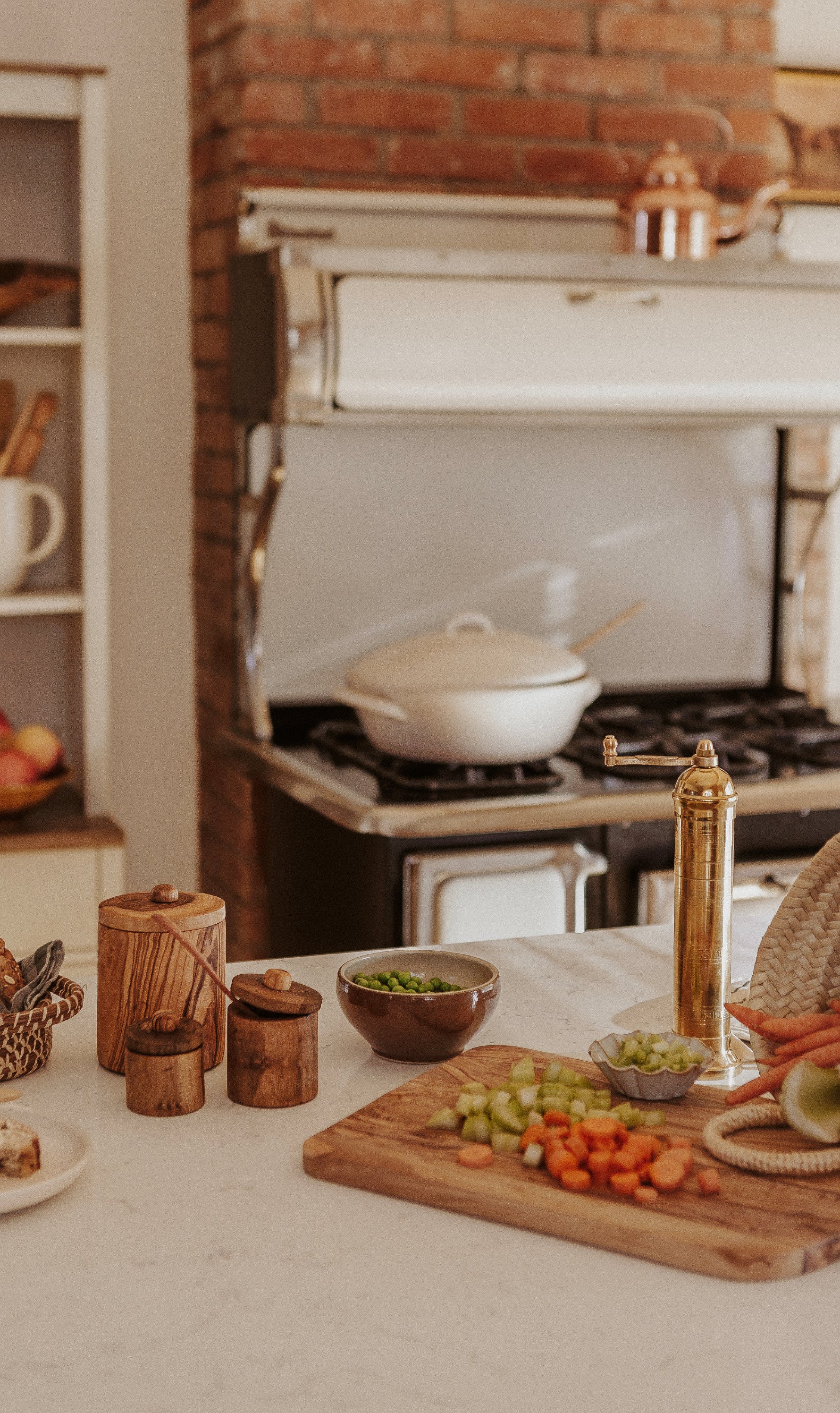 THE MIDWINTER KITCHEN