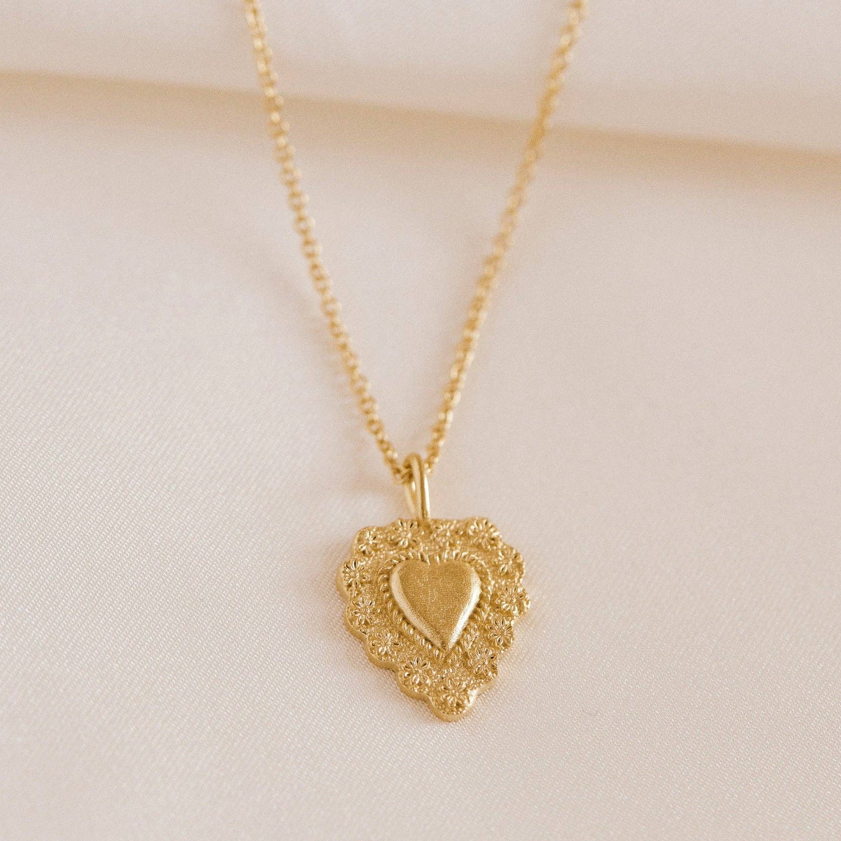 Aphrodite 24k Gold Plated Heart Necklace - Faire Living