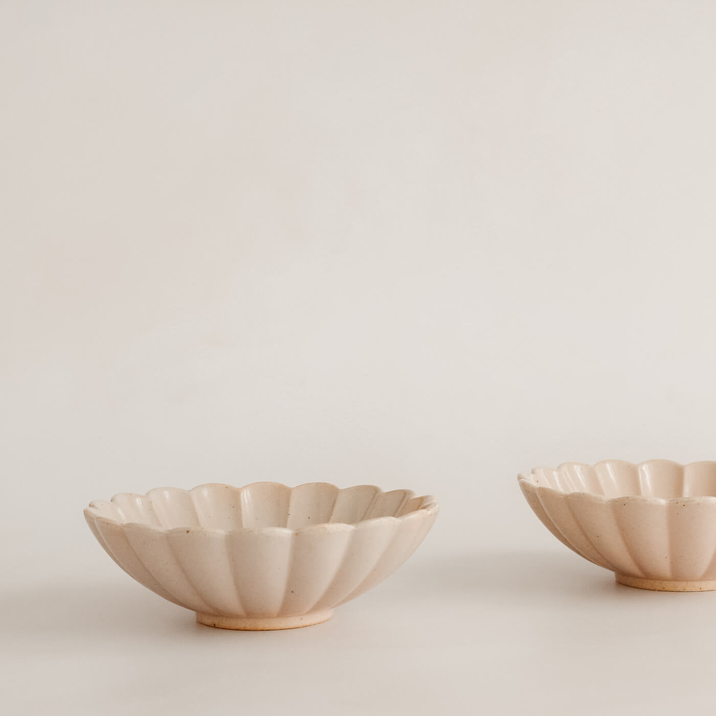 Scalloped Edge Pottery Serving Bowls by Marumitsu Poterie