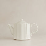 White Japanese Porcelain Teapot by Marumitsu Poterie of Japan