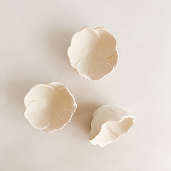 White Porcelain Flower Snack Bowls by Marumitsu Pottery Japan